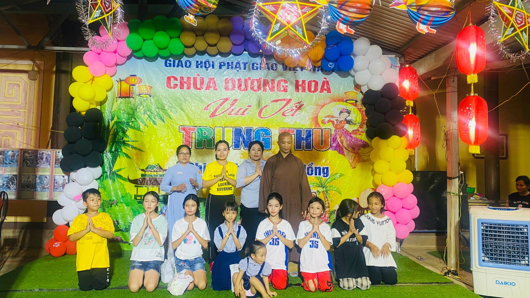 Hoài Nhơn: Chùa Dương Hoà phát quà Trung Thu